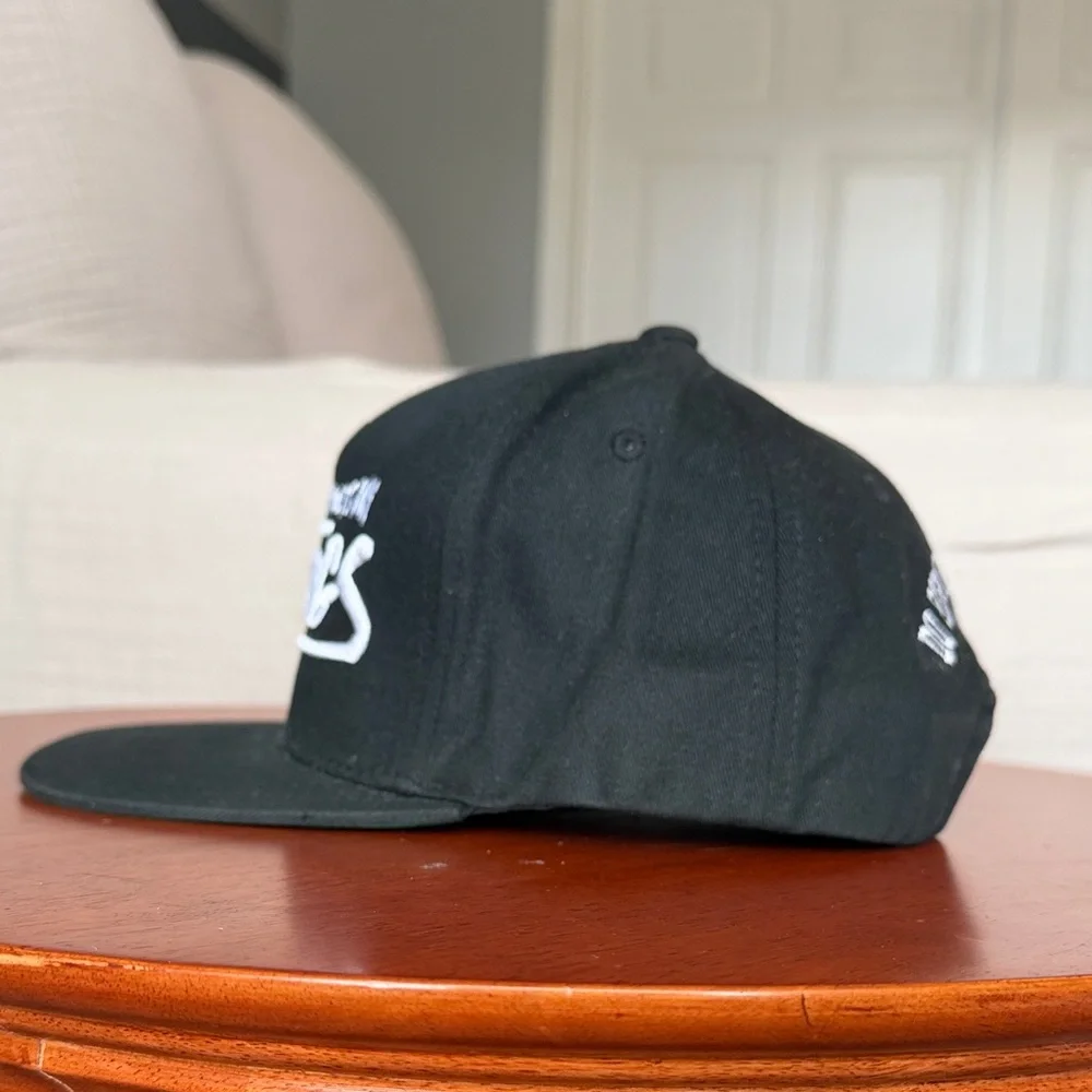 VTG 2000s Black 'Fashion Is My Drugs' Embroidered Snapback Hat - Picture 4 of 5